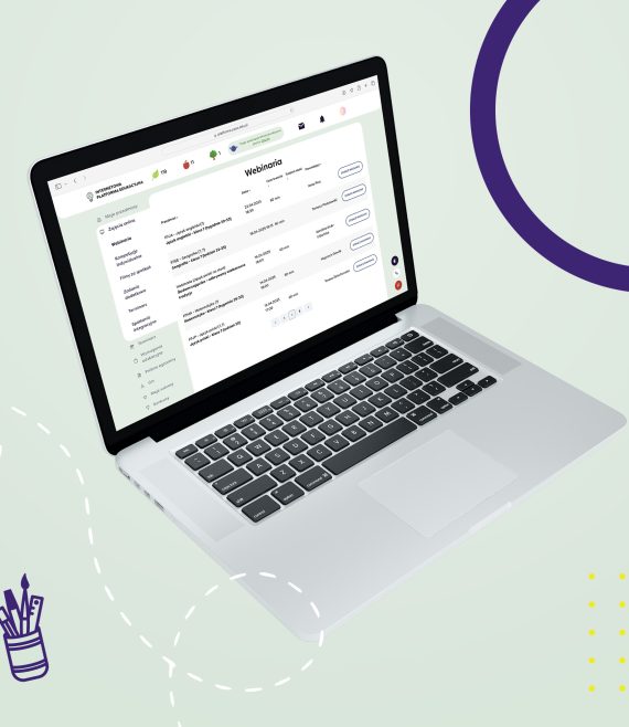 Laptop z otwartą stroną Internetową Platformy Edukacyjnej z widokiem na harmonogram Webinariów dla 7 klasy szkoły podstawowej.